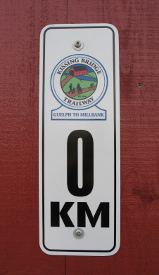 0 km marker on trail